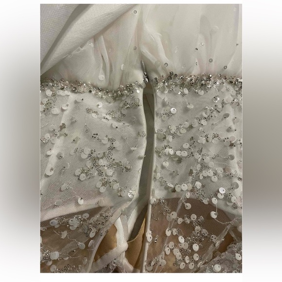 Size 16 Wona Concepts Natalie Wedding Dress Gown long sleeve sweetheart neckline - Picture 9 of 10